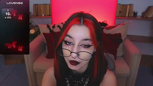 Snapshot of Mistress__Marcelline chatting on November 2025 10:30:01 AM Mistress Marcelline online show from November 2025 10:30:01 AM