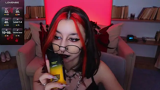 Snapshot of Mistress__Marcelline chatting on November 2025 10:08:02 AM Mistress Marcelline online show from November 2025 10:08:02 AM