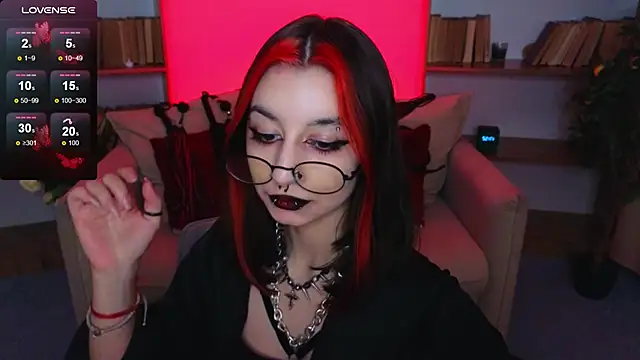 Snapshot of Mistress__Marcelline chatting on November 2025 10:52:02 AM Mistress Marcelline online show from November 2025 10:52:02 AM