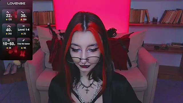 Snapshot of Mistress__Marcelline chatting on November 2025 10:38:02 AM Mistress Marcelline online show from November 2025 10:38:02 AM