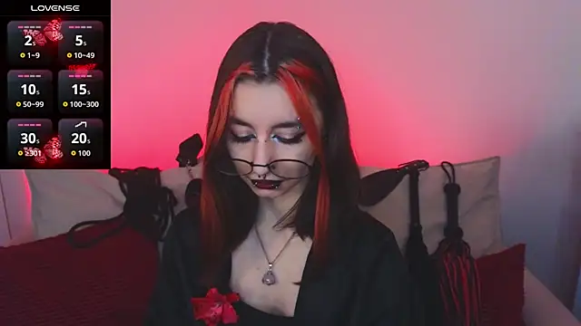 Snapshot of Mistress__Marcelline chatting on December 2025 10:21:02 AM Mistress Marcelline online show from December 2025 10:21:02 AM