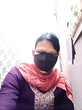 Snapshot of varnika chatting on November 2025 08:40:01 AM varnika online show from November 2025 08:40:01 AM