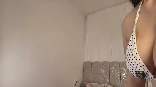 Snapshot of IsabelCortes chatting on July 2026 09:03:01 PM IsabelCortes online show from July 2026 09:03:01 PM
