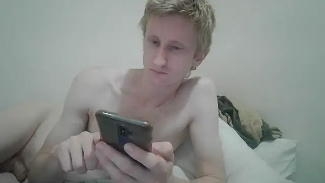 Snapshot of tcute0 chatting on April 2026 07:23:01 AM tcute0 online show from April 2026 07:23:01 AM