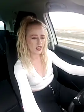 DeeA Blondy online show from January 2026 12:10:02 PM