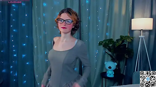 EdlinGathright online show from December 2025 03:55:01 AM