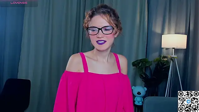 EdlinGathright online show from November 2025 04:13:01 AM