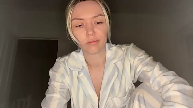 lolableux online show from February 2026 09:35:01 PM