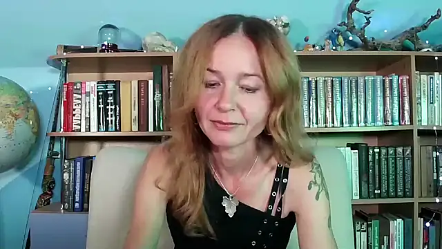 Foxilady357 online show from September 2025 02:17:01 PM