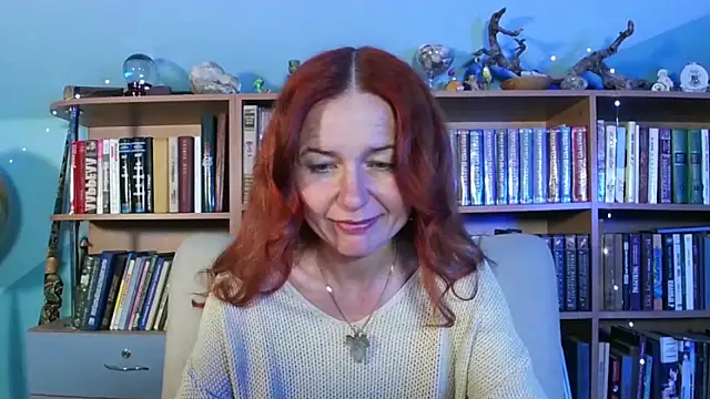 Foxilady357 online show from April 2026 01:18:02 PM