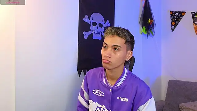 yulian vasquez online show from October 2025 12:15:02 PM