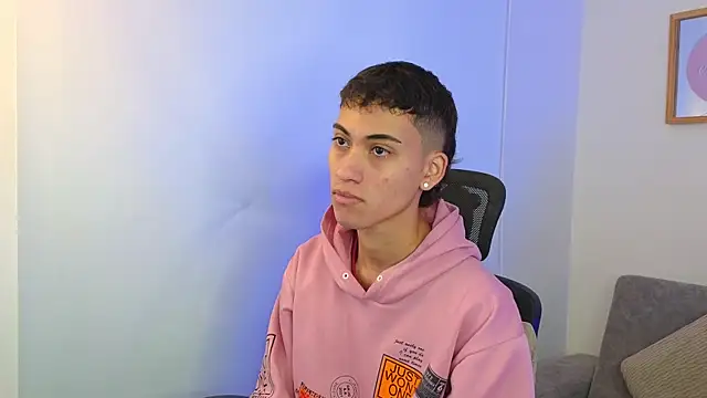 yulian vasquez online show from September 2025 12:22:01 PM