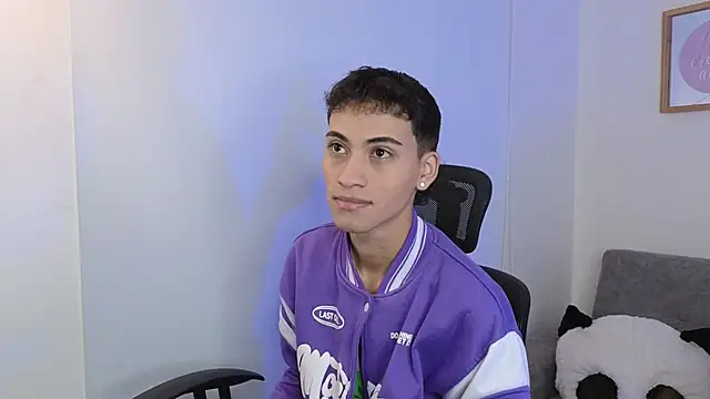 yulian vasquez online show from September 2025 12:23:01 PM