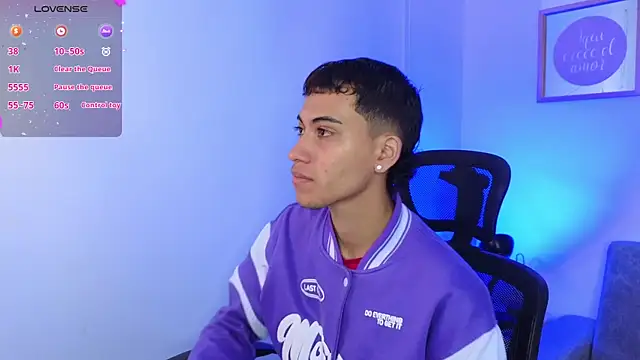 yulian vasquez online show from September 2025 12:20:01 PM