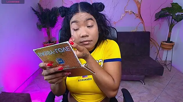 Snapshot of sharlottxl chatting on March 2026 03:39:01 AM sharlottxl online show from March 2026 03:39:01 AM