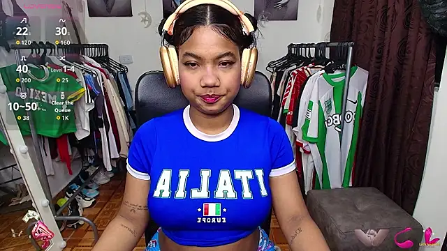 Snapshot of sharlottxl chatting on February 2026 07:43:02 AM sharlottxl online show from February 2026 07:43:02 AM