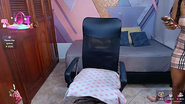 sharlottxl online show from December 2025 12:44:02 AM