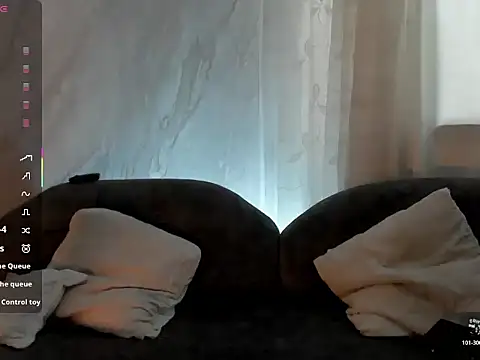 LoganTwink18 online show from February 2026 04:08:01 PM