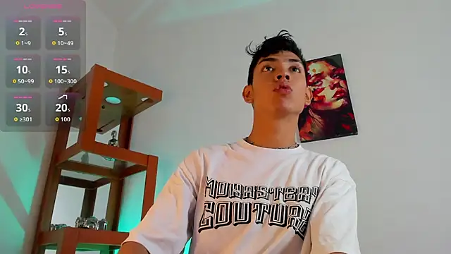 LoganTwink18 online show from December 2025 12:59:02 PM