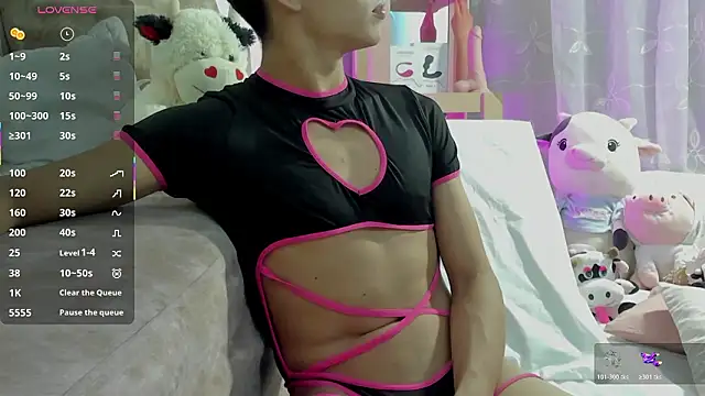 LoganTwink18 online show from February 2026 11:24:02 PM