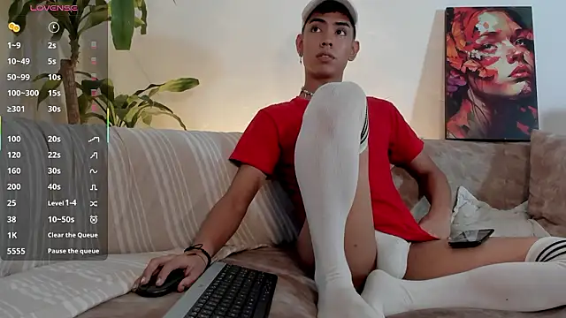 LoganTwink18 online show from February 2026 02:28:01 PM