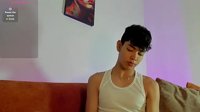 LoganTwink18 online show from September 2025 12:11:01 PM