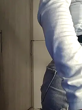 Valenn fernandez online show from April 2026 10:38:01 PM