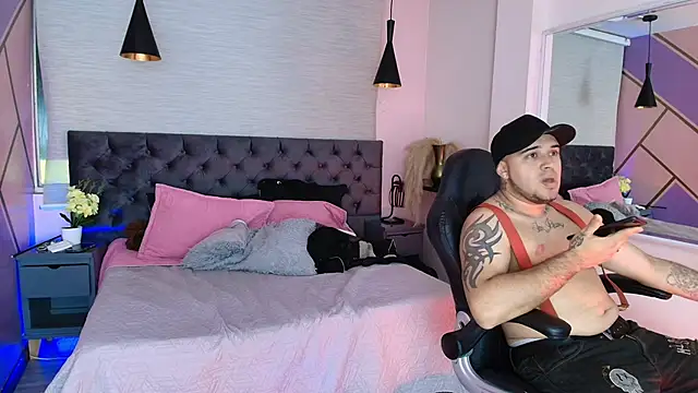 YiingandYang online show from November 2025 12:03:02 AM