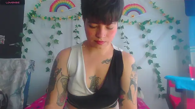 Snapshot of Mitsuha_gate chatting on December 2025 03:25:02 PM Mitsuha gate online show from December 2025 03:25:02 PM