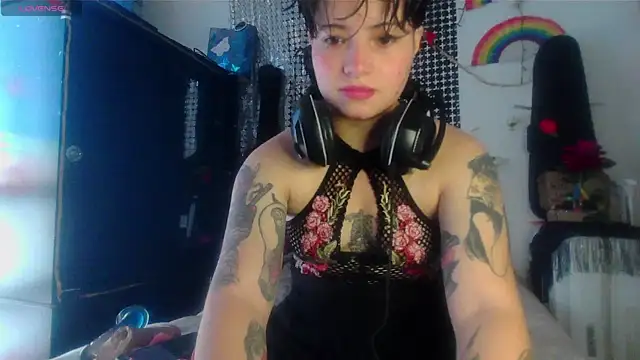 Snapshot of Mitsuha_gate chatting on October 2025 03:22:01 PM Mitsuha gate online show from October 2025 03:22:01 PM