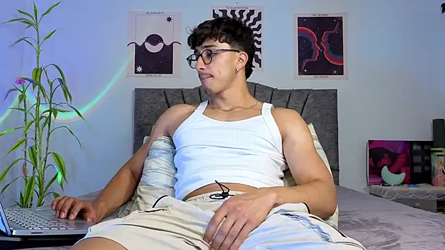 LatinReall online show from November 2025 11:32:01 PM