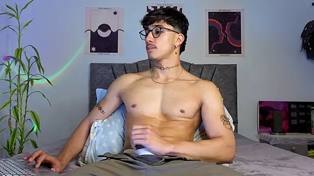 LatinReall online show from November 2025 12:47:01 AM