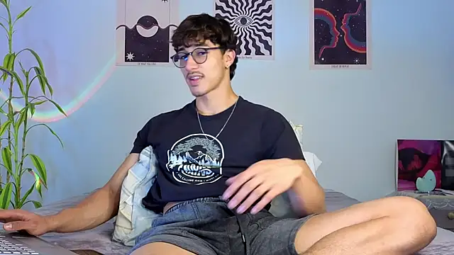 LatinReall online show from October 2025 09:24:02 PM