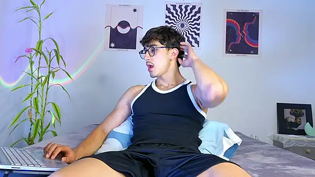 LatinReall online show from October 2025 12:30:01 AM