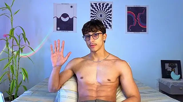 LatinReall online show from October 2025 09:37:01 PM