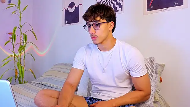 LatinReall online show from September 2025 08:15:02 PM