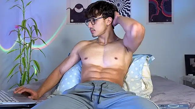 LatinReall online show from October 2025 12:13:01 AM