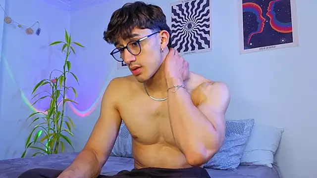 LatinReall online show from September 2025 03:16:01 AM