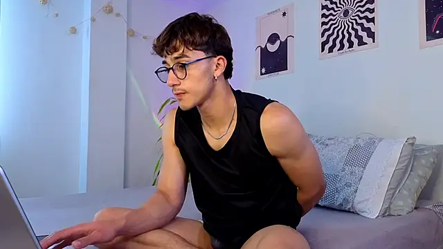 LatinReall online show from September 2025 09:03:01 PM