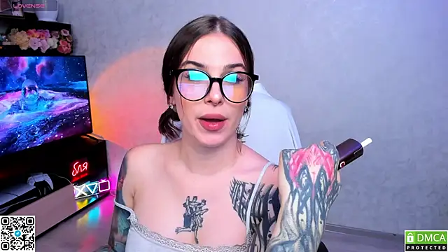 Snapshot of Arya_deepthroat_queen chatting on September 2025 01:01:01 AM Arya deepthroat queen online show from September 2025 01:01:01 AM