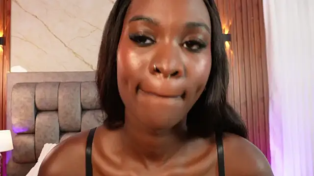 More Hott online show from October 2025 03:20:01 PM