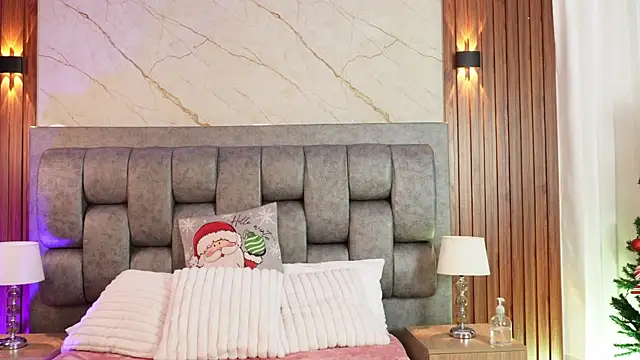 More Hott online show from November 2025 06:52:02 PM