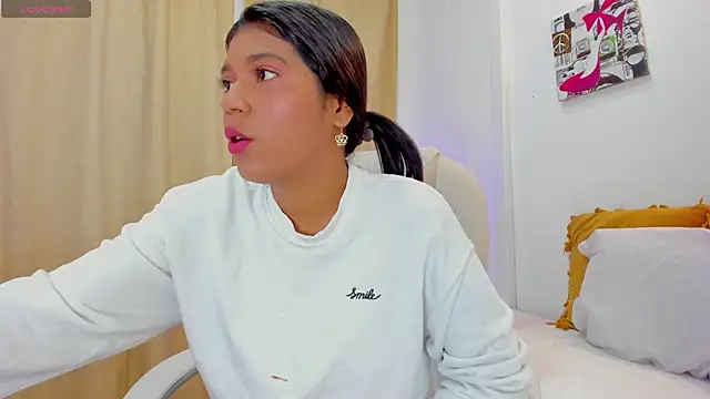 andrea sanchezz online show from September 2025 01:00:01 PM