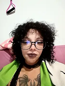 Snapshot of U-Upaaita chatting on February 2026 04:12:02 AM U-Upaaita online show from February 2026 04:12:02 AM