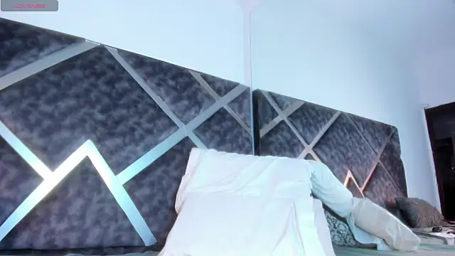 MelanyVegas online show from February 2026 09:21:01 AM