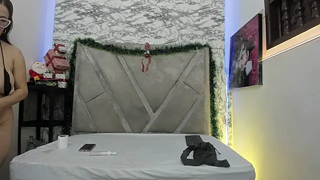 Snapshot of JohanaAndMiller chatting on November 2025 12:53:02 PM JohanaAndMiller online show from November 2025 12:53:02 PM