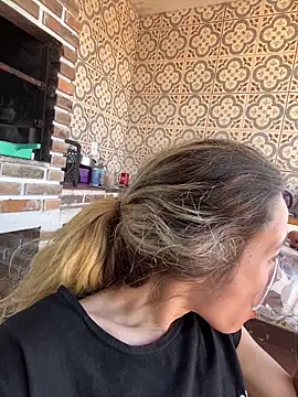 blond-96 online show from November 2025 05:57:01 PM