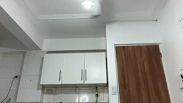 MUSCLEANGEL1 online show from November 2025 05:02:01 PM