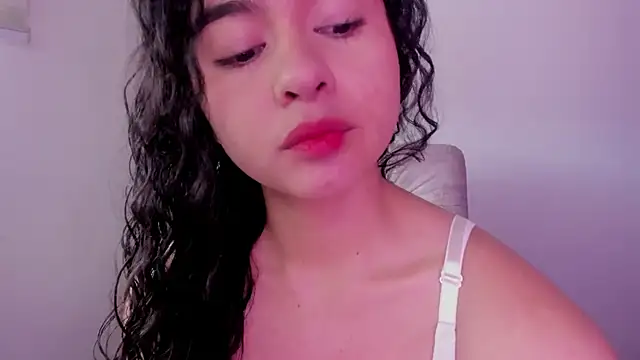 Arianna Jannes online show from November 2025 05:01:02 PM