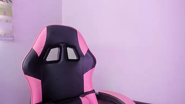 Arianna Jannes online show from April 2026 06:19:02 PM